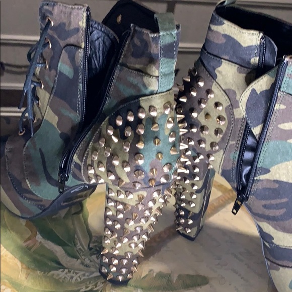 Booties - Picture 3 of 7